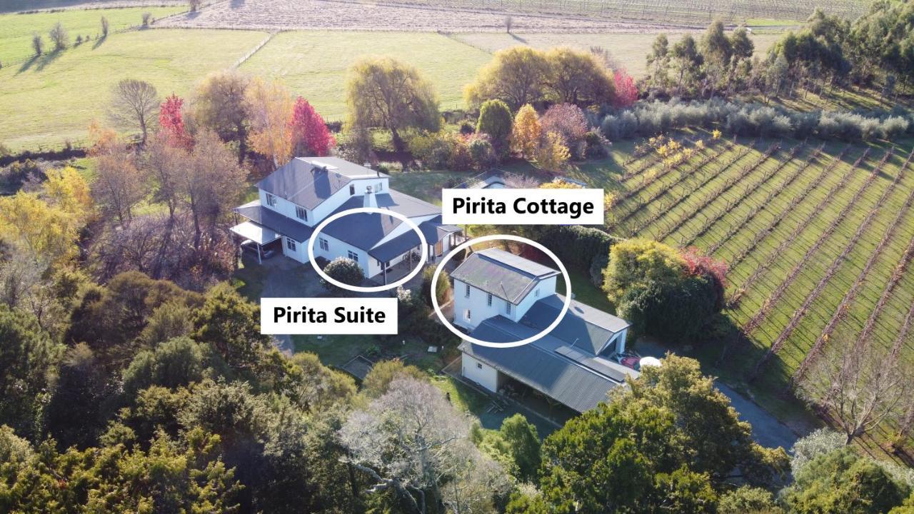 Pirita Vineyard Cottage. Upper Moutere Екстер'єр фото